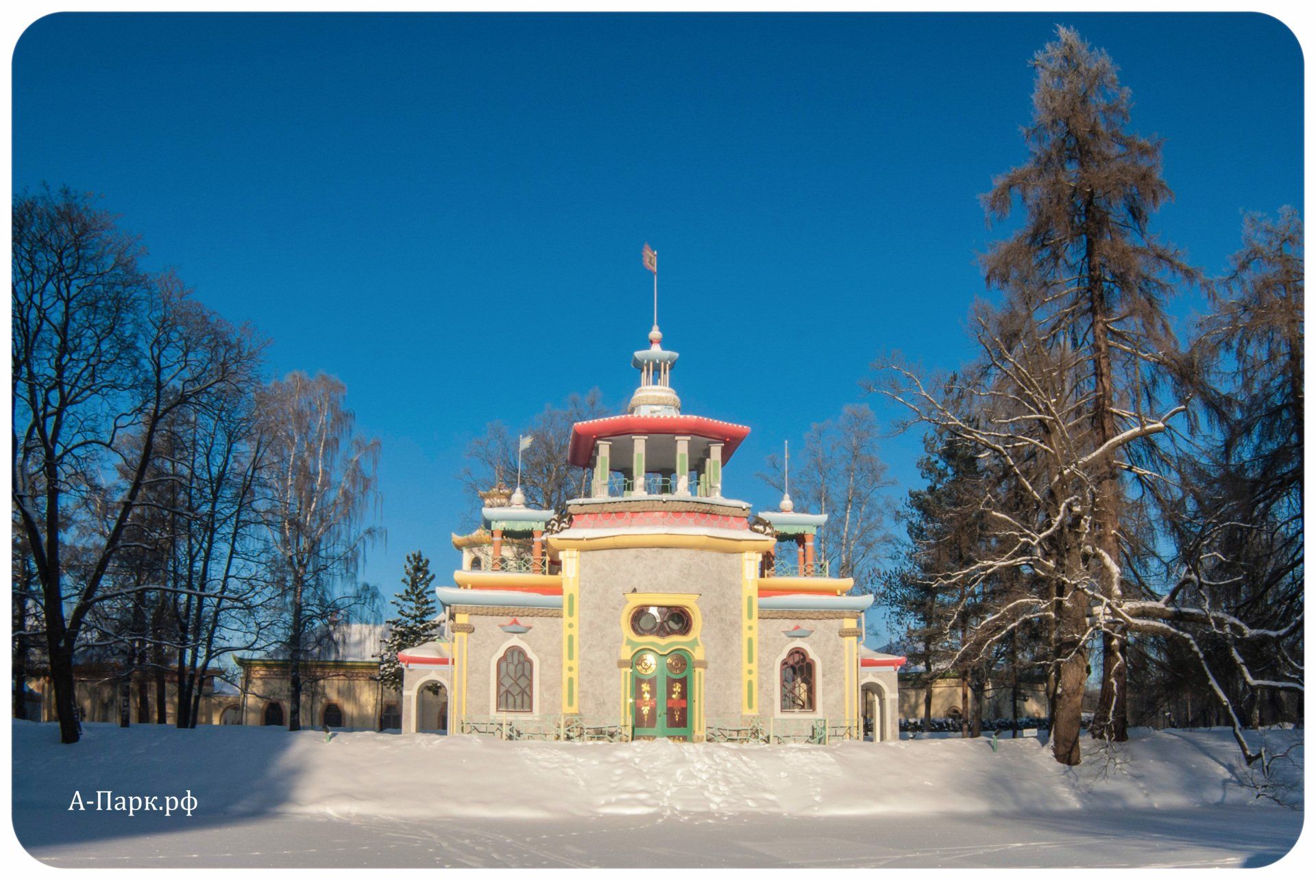 скрипучая беседка в екатерининском парке